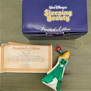 Pre-owned Sleeping Beauty Scholastic Disney Ornament